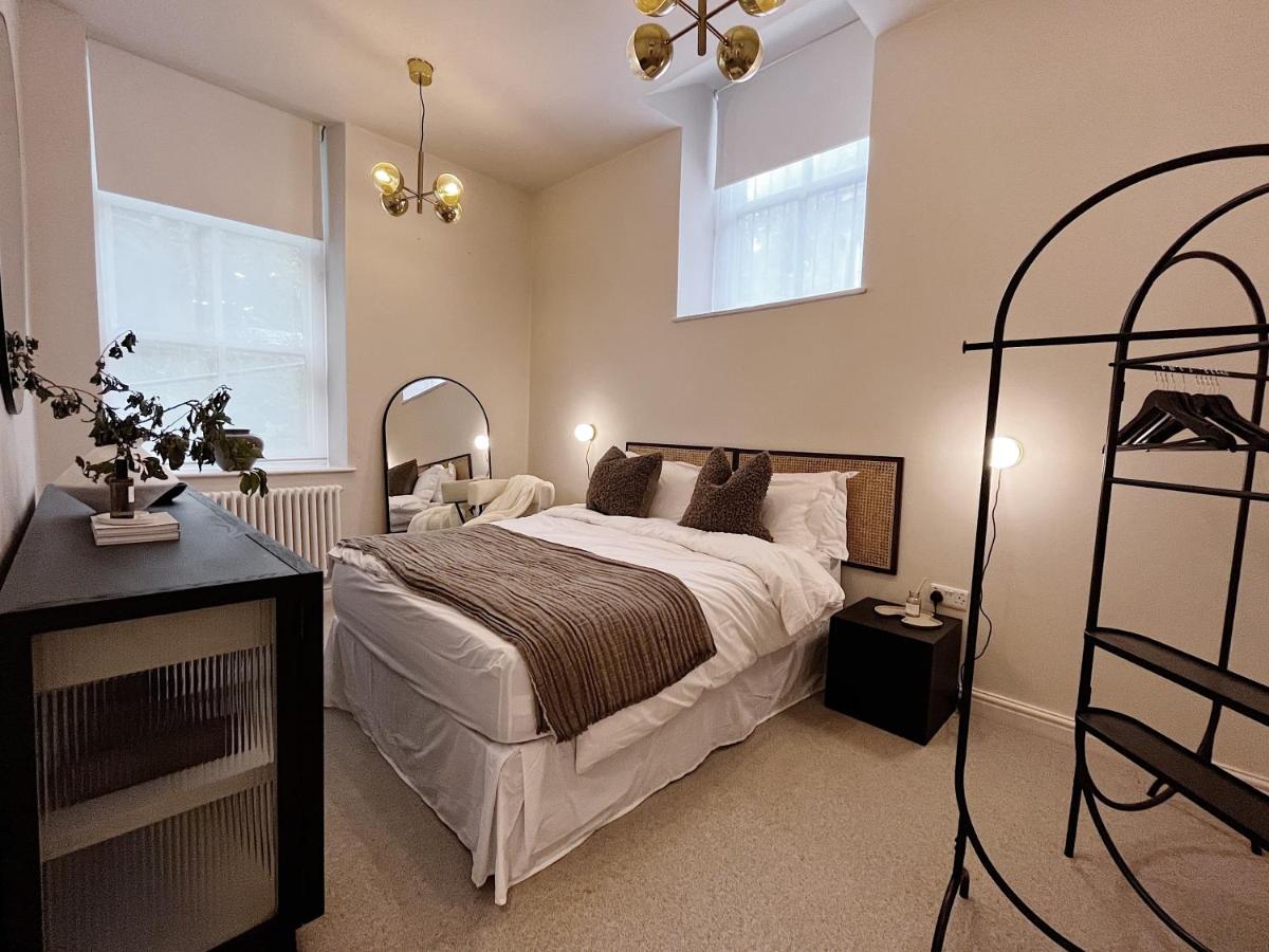 Luxury 2 Bedroom Flat In Central Тодморден Экстерьер фото